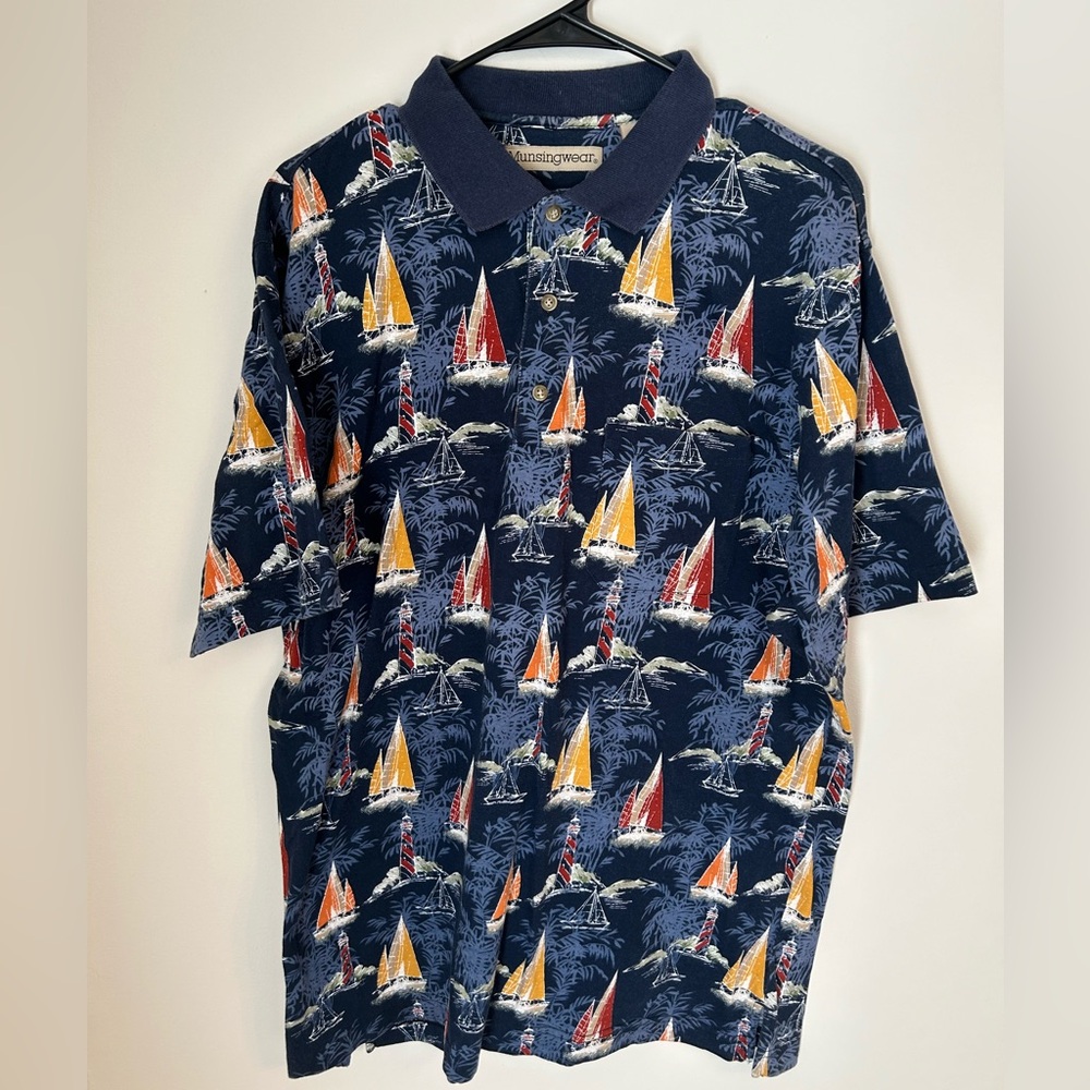 Munsingwear Men's Polo Size Large Tropical Lighthouse‎ sailboat 100% cotton Polo